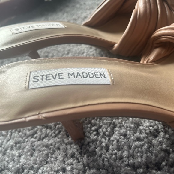 Steve Madden heel - Picture 2 of 5